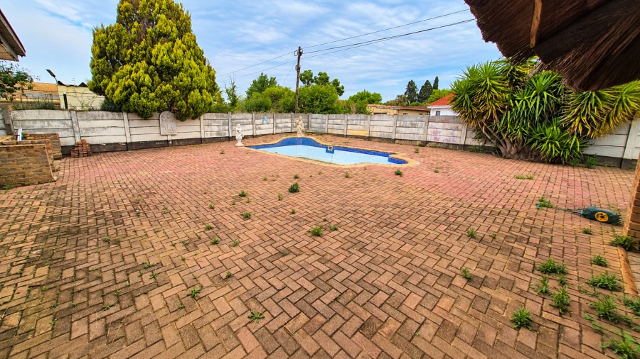 5 Bedroom Property for Sale in Meiringspark North West